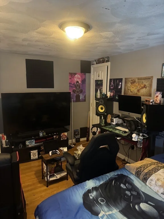 3 bed, 1 bath apartment for rent at 21 Cook Unit 1, Chelsea — photo 8 of 32