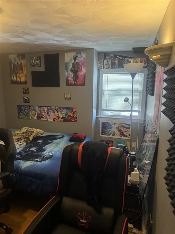 3 bed, 1 bath apartment for rent at 21 Cook Unit 1, Chelsea — photo 9 of 32