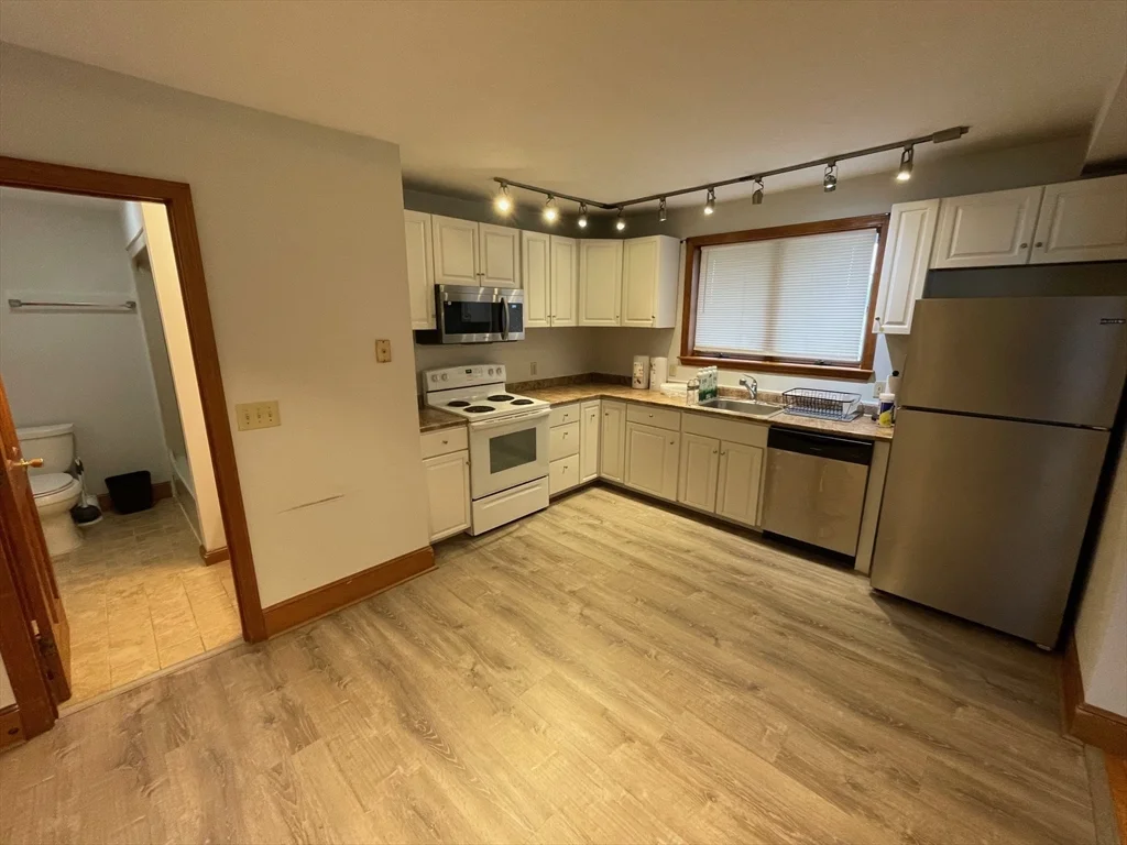 2 bed, 1 bath apartment for rent at 21 Court St Unit B, Groton — photo 5 of 12