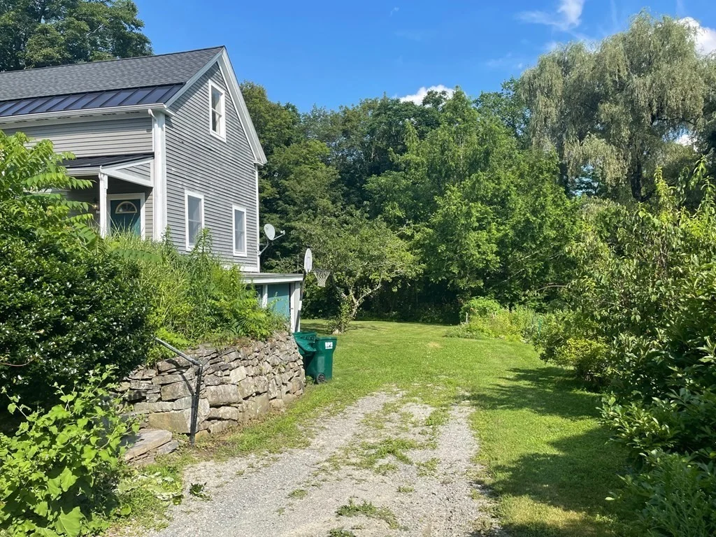 2 bed, 2 bath apartment for rent at 21 Court St Unit C, Groton — photo 3 of 23
