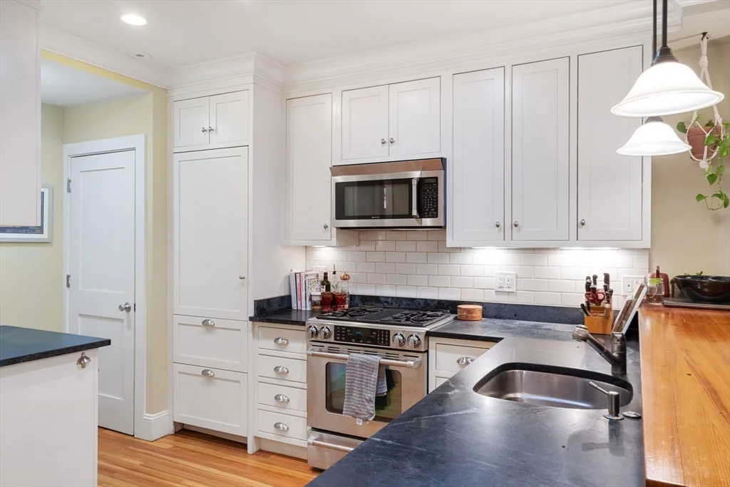 1 bed, 1 bath apartment for rent at 21 Cumberland St Unit 1, South Boston — photo 3 of 10