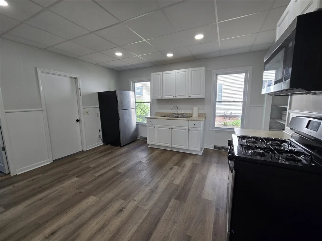 2 bed, 1 bath apartment for rent at 21 Dexter Unit 1, Zip 01830 — photo 6 of 13