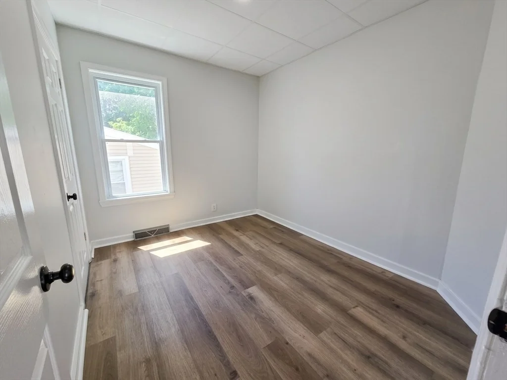 2 bed, 1 bath apartment for rent at 21 Dexter Unit 1, Zip 01830 — photo 8 of 13