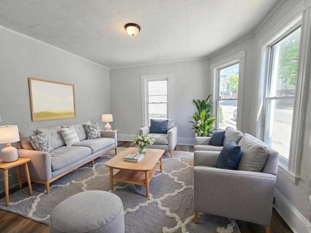 2 bed, 1 bath apartment for rent at 21 Dexter Unit 1, Zip 01830 — photo 3 of 13