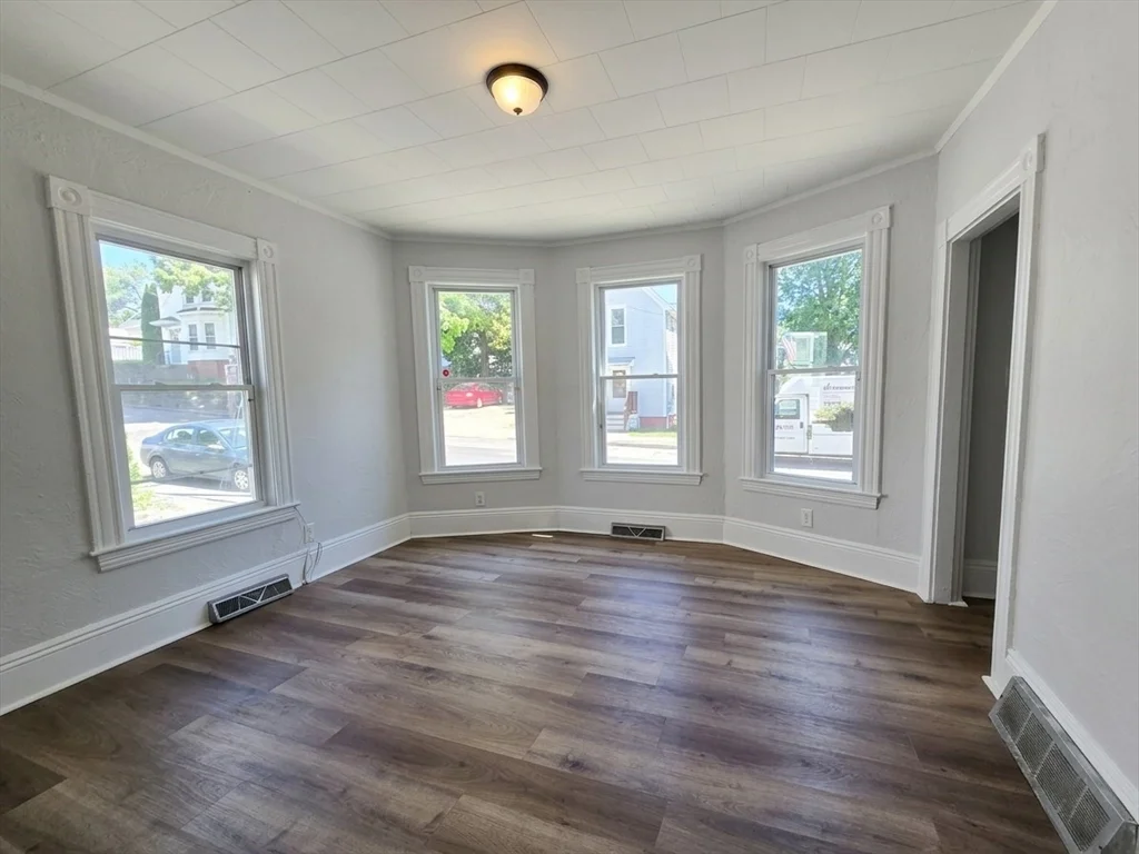 2 bed, 1 bath apartment for rent at 21 Dexter Unit 1, Zip 01830 — photo 2 of 13