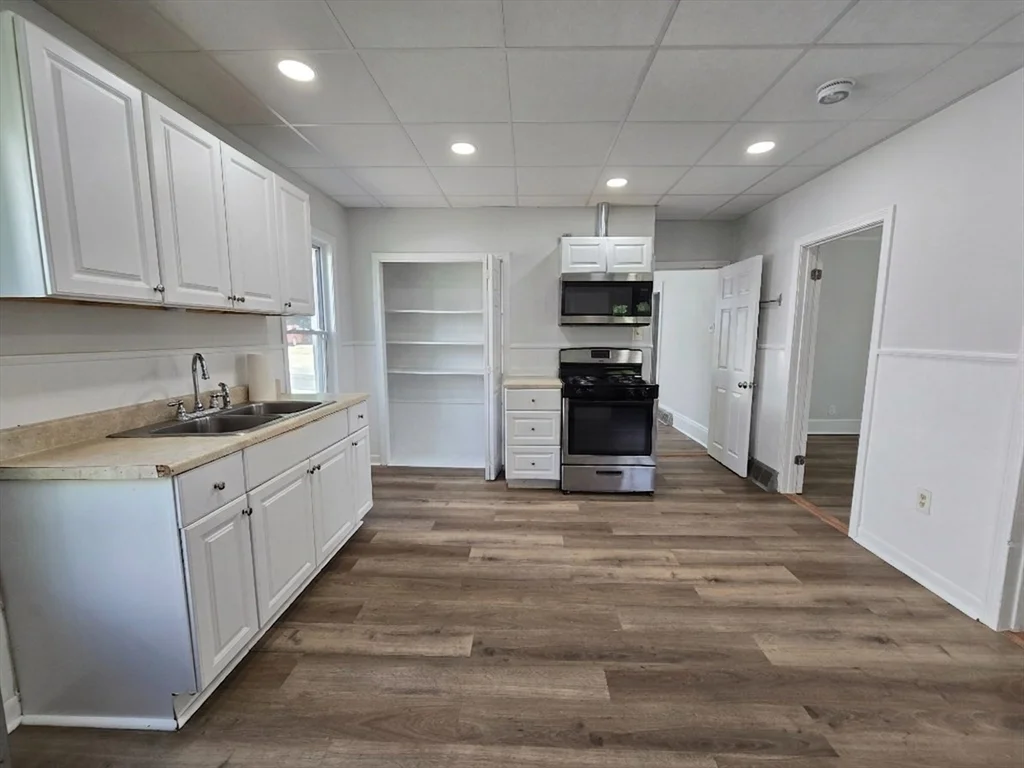2 bed, 1 bath apartment for rent at 21 Dexter Unit 1, Zip 01830 — photo 5 of 13