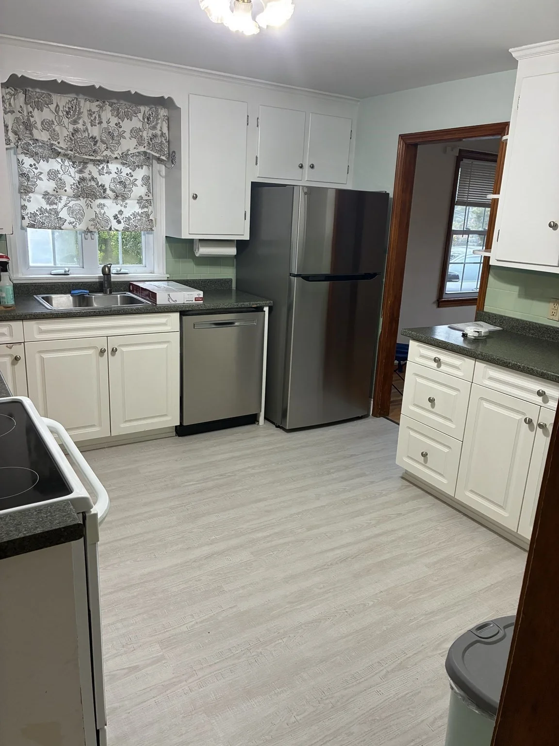 4 bed, 2 bath apartment for rent at 21 Diamond Hill Ave Unit 0, Boylston — photo 3 of 23