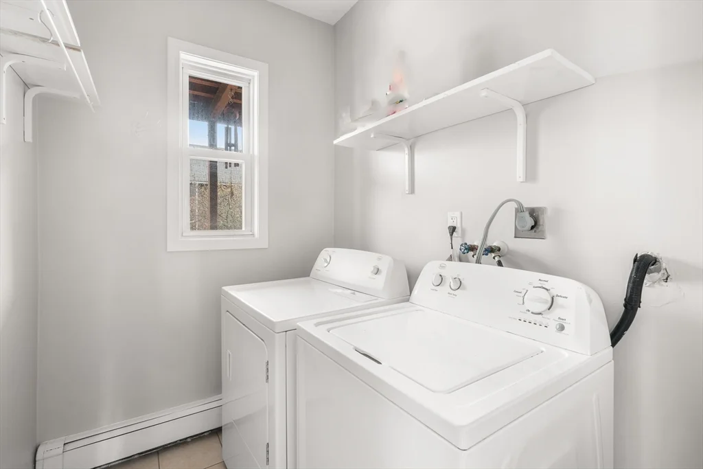 3 bed, 1 bath apartment for rent at 21 Dix St Unit 2, Dorchester — photo 4 of 21