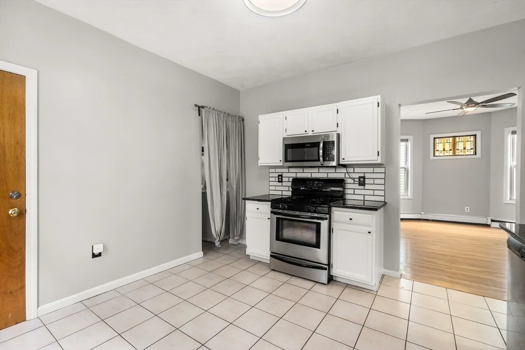 3 bed, 1 bath apartment for rent at 21 Dix St Unit 2, Dorchester — photo 2 of 21