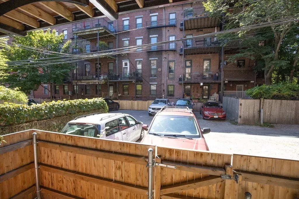 2 bed, 2 bath apartment for rent at 21 East Concord St Unit 1, South End — photo 11 of 11
