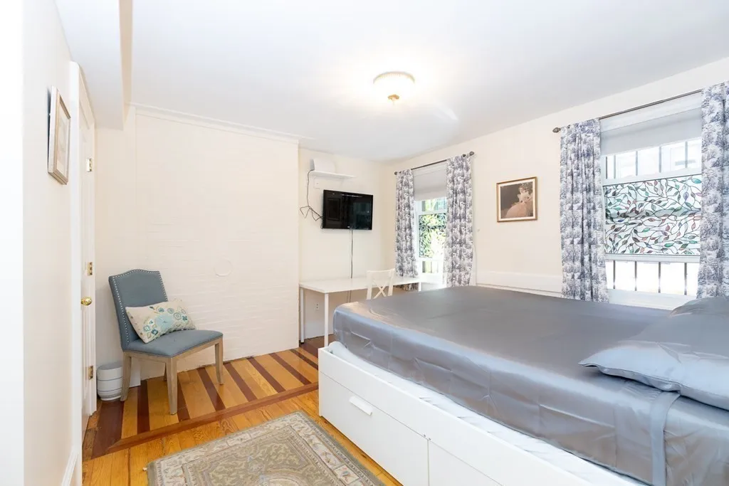 2 bed, 2 bath apartment for rent at 21 East Concord St Unit 1, South End — photo 6 of 11