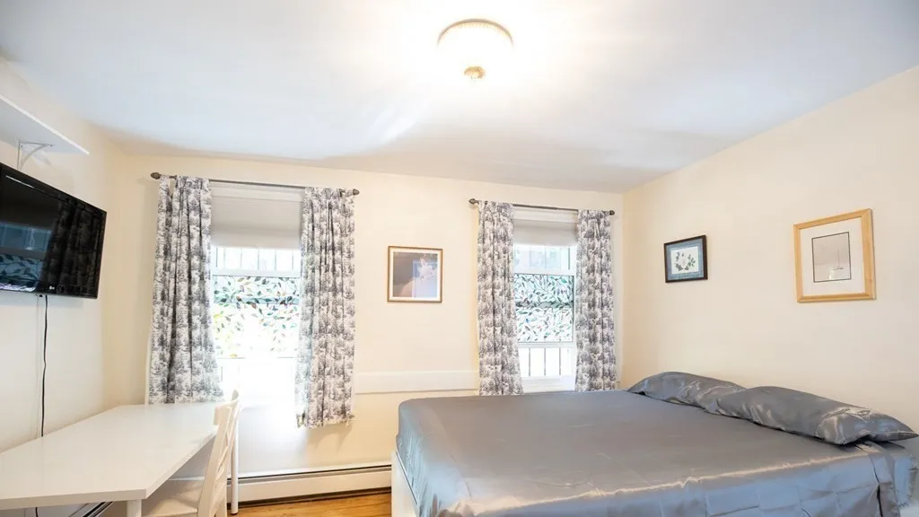2 bed, 2 bath apartment for rent at 21 East Concord St Unit 1, South End — photo 7 of 11