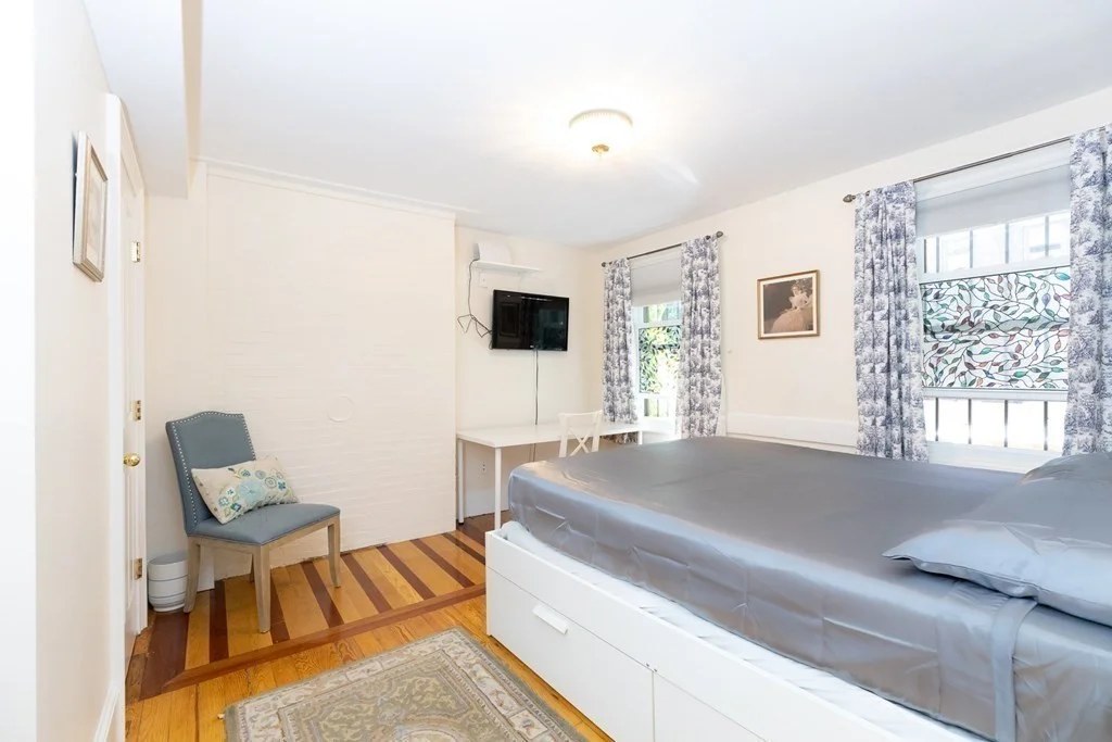 2 bed, 2 bath apartment for rent at 21 East Concord St Unit 1Tp, South End — photo 3 of 8