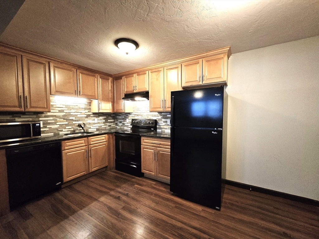 2 bed, 1 bath apartment for rent at 21 East St Unit 1A, Mansfield — photo 2 of 11