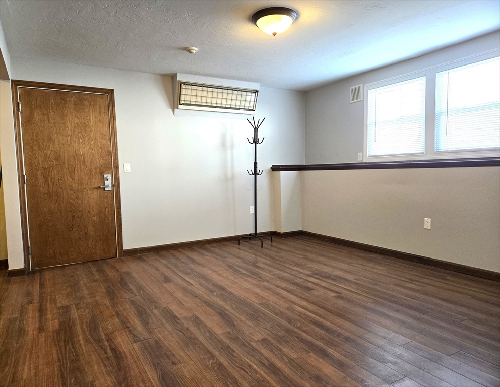 2 bed, 1 bath apartment for rent at 21 East St Unit 1A, Mansfield — photo 5 of 11