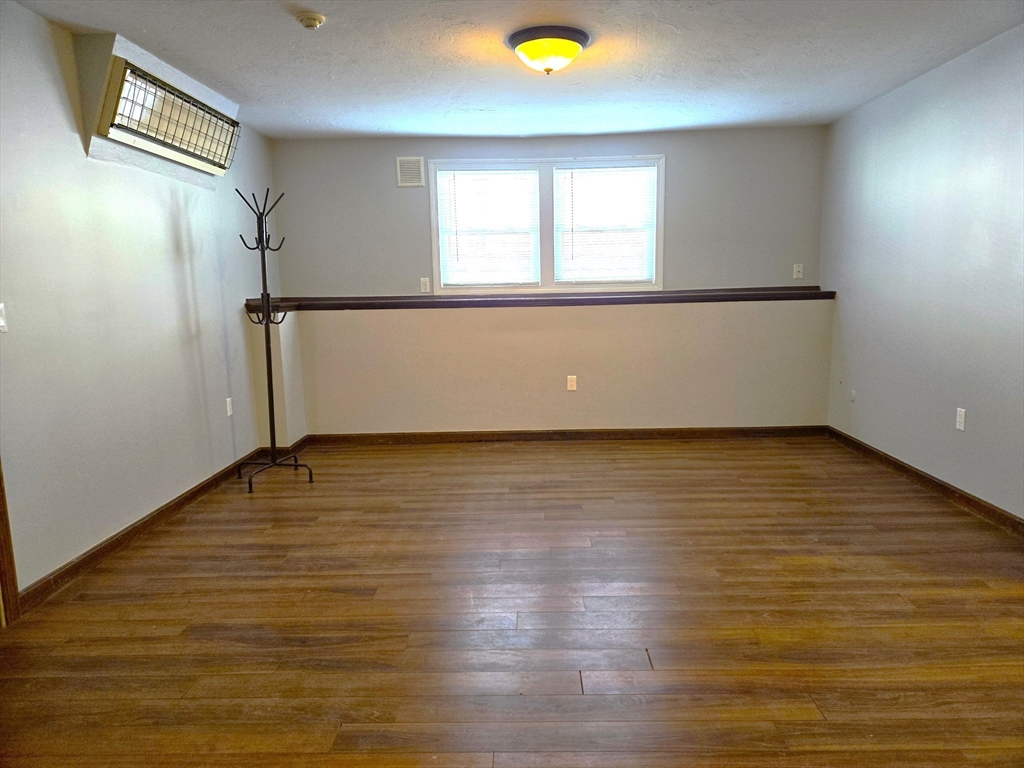 2 bed, 1 bath apartment for rent at 21 East St Unit 1A, Mansfield — photo 3 of 11