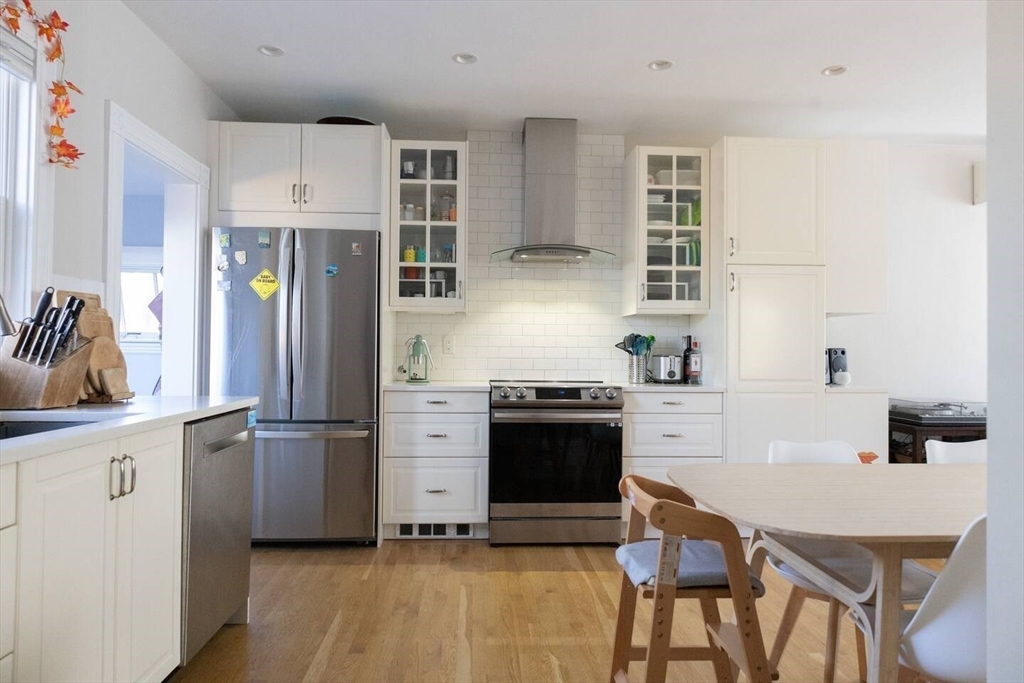 4 bed, 1 bath apartment for rent at 21 Edge Hill St Unit 21, Jamaica Plain — photo 2 of 40