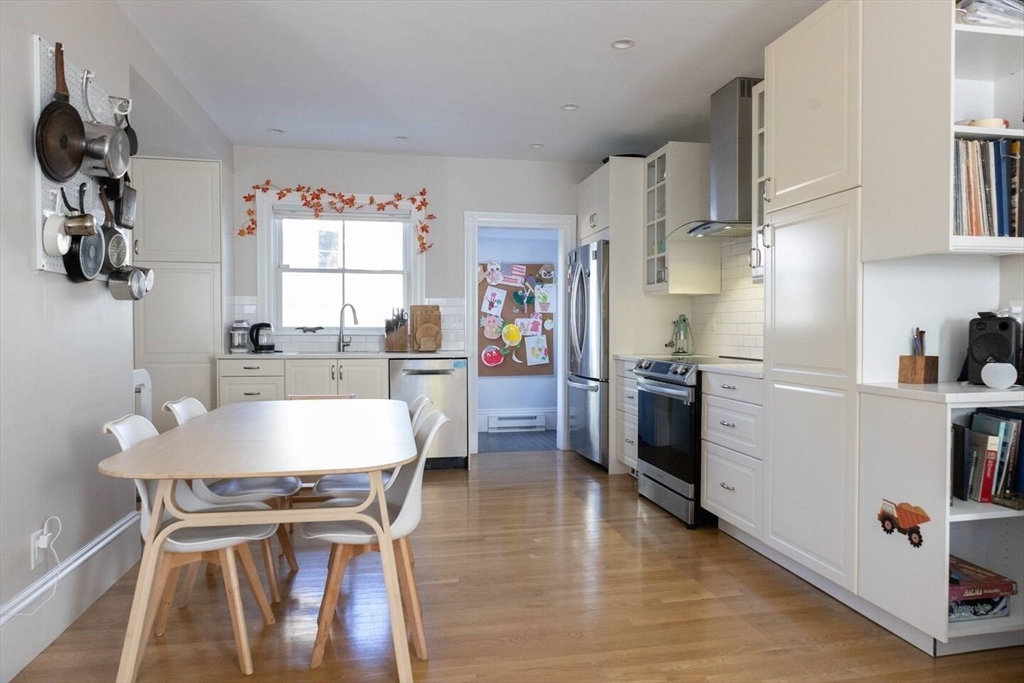 4 bed, 1 bath apartment for rent at 21 Edge Hill St Unit 21, Jamaica Plain — photo 3 of 40