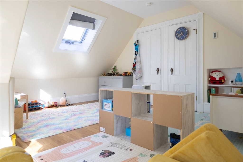 4 bed, 1 bath apartment for rent at 21 Edge Hill St Unit 21, Jamaica Plain — photo 9 of 40