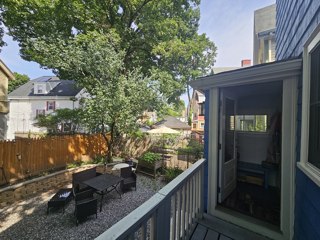 4 bed, 1 bath apartment for rent at 21 Edge Hill St Unit 21, Jamaica Plain — photo 34 of 40