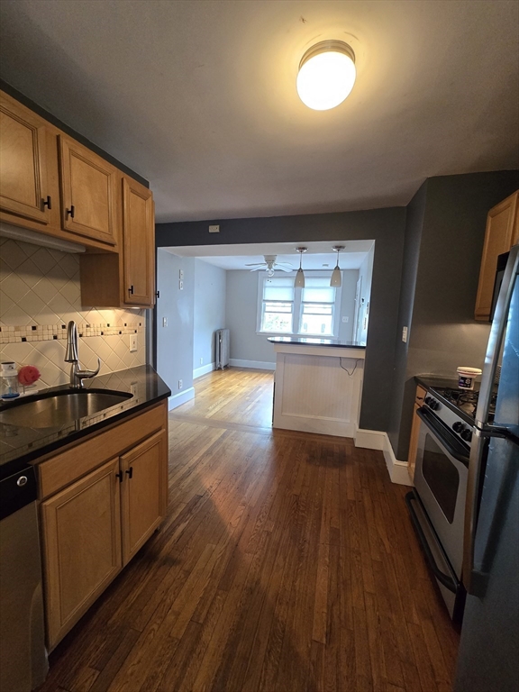 2 bed, 1 bath apartment for rent at 21 Edinboro Rd Unit 4, Quincy — photo 2 of 14