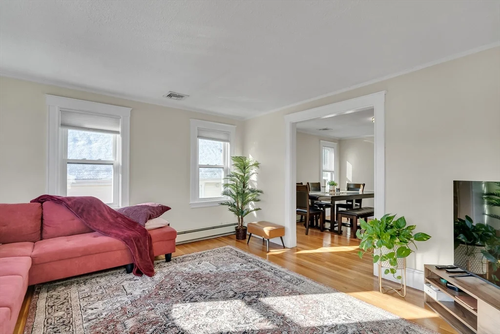 2 bed, 1 bath apartment for rent at 21 Elliot St Unit 21, Newton — photo 2 of 16