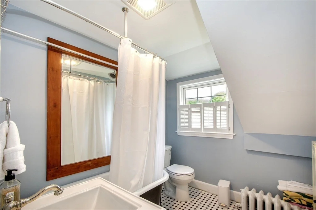2 bed, 1 bath apartment for rent at 21 Elm Ct Unit 21, Cohasset — photo 15 of 23