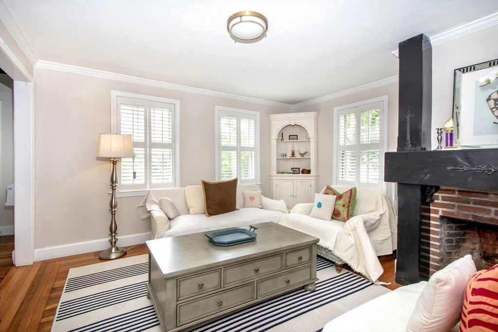 2 bed, 1 bath apartment for rent at 21 Elm Ct Unit 21, Cohasset — photo 8 of 23