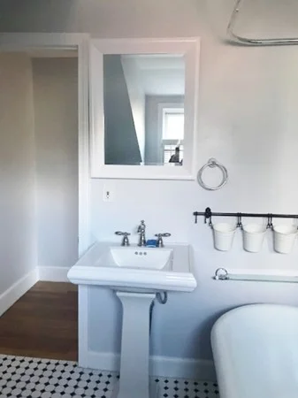 2 bed, 1 bath apartment for rent at 21 Elm Ct Unit B, Cohasset — photo 5 of 9