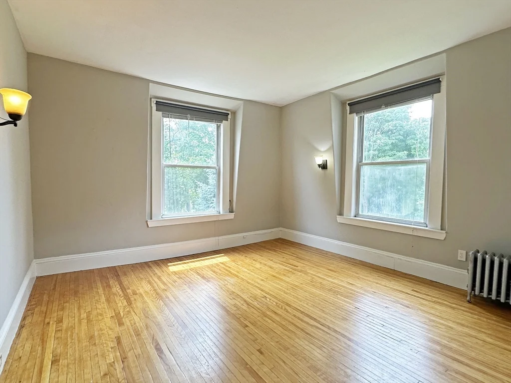 4 bed, 2 bath apartment for rent at 21 Elm St, West Newton — photo 15 of 24
