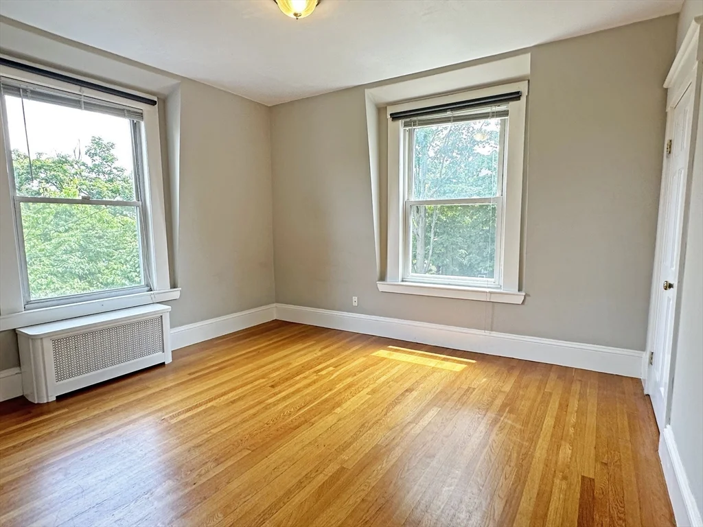 4 bed, 2 bath apartment for rent at 21 Elm St, West Newton — photo 17 of 24