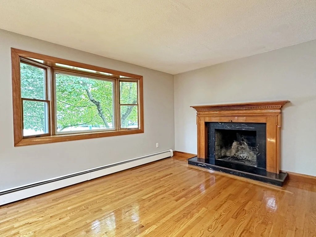 4 bed, 2 bath apartment for rent at 21 Elm St, West Newton — photo 3 of 24