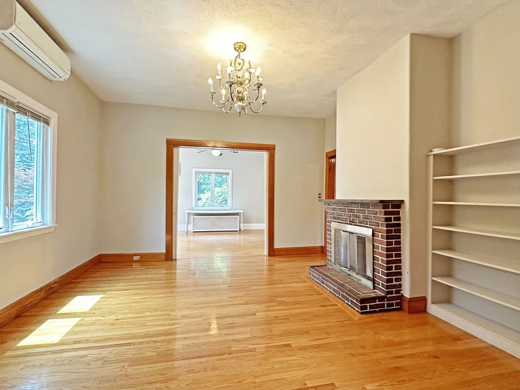 4 bed, 2 bath apartment for rent at 21 Elm St, West Newton — photo 5 of 24