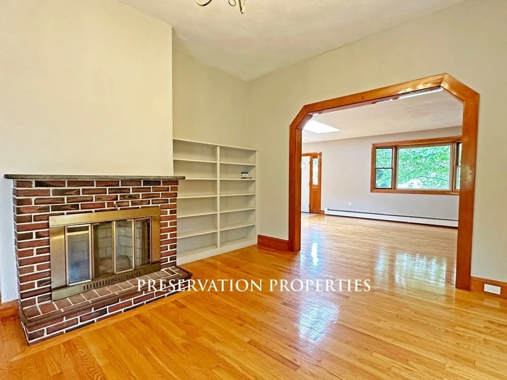 4 bed, 2 bath apartment for rent at 21 Elm St, West Newton — photo 4 of 24
