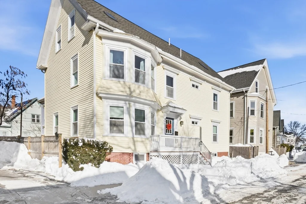 4 bed, 3 bath apartment for rent at 21 Emerton St Unit 2, Salem — photo 1 of 20