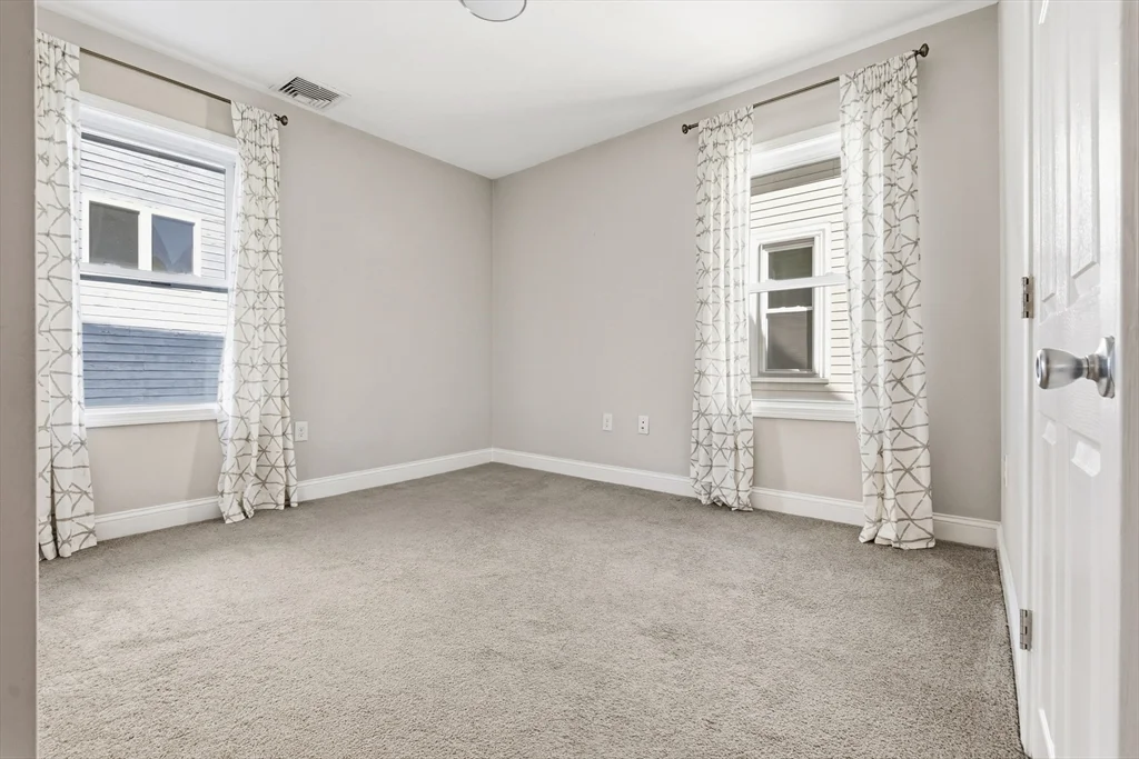 4 bed, 3 bath apartment for rent at 21 Emerton St Unit 2, Salem — photo 10 of 20