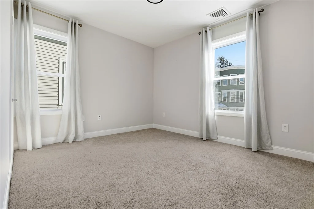 4 bed, 3 bath apartment for rent at 21 Emerton St Unit 2, Salem — photo 9 of 20