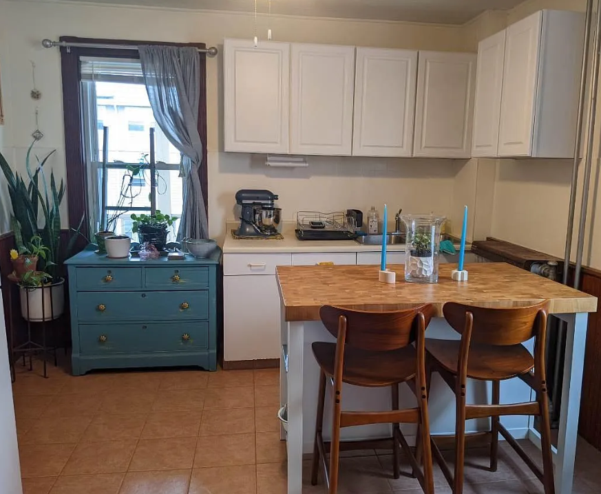 Studio bed, 1 bath apartment for rent at 21 Endicott Ave Unit 4, West Somerville