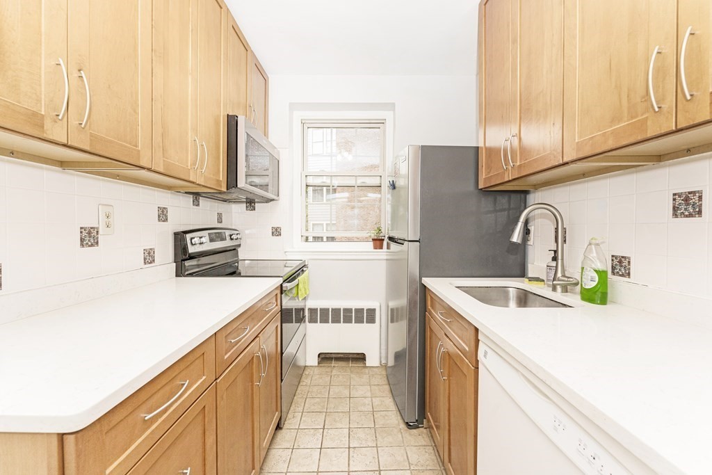 2 bed, 1 bath apartment for rent at 21 Englewood Ave Unit 2, Salisbury Road - Corey Farm — photo 7 of 22