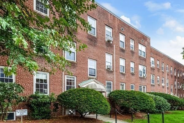 2 bed, 1 bath apartment for rent at 21 Englewood Ave Unit 5, Corey Hill — photo 16 of 17