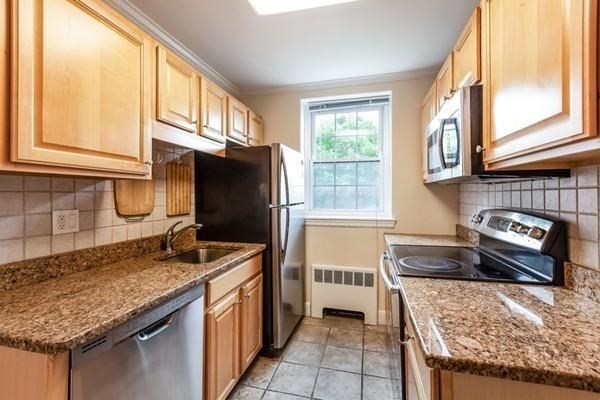 2 bed, 1 bath apartment for rent at 21 Englewood Ave Unit 5, Corey Hill — photo 5 of 17