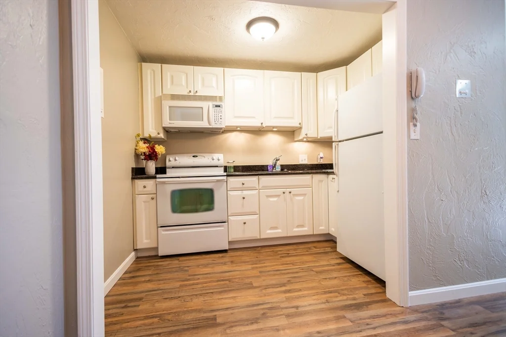 2 bed, 1 bath apartment for rent at 21 Erick Rd Unit 16, Mansfield — photo 3 of 28