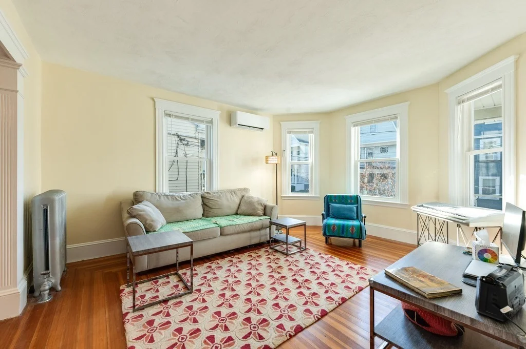 2 bed, 1 bath apartment for rent at 21 Ericsson St Unit 2, Strawberry Hill — photo 2 of 22