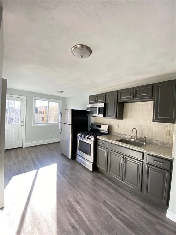 1 bed, 1 bath apartment for rent at 21 Eutaw St Unit 3, Eagle Hill — photo 1 of 7