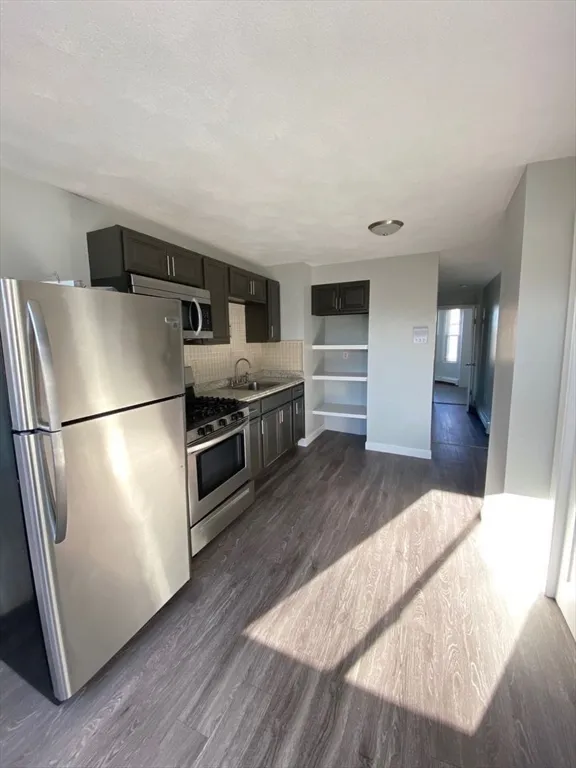 1 bed, 1 bath apartment for rent at 21 Eutaw St Unit 3, Eagle Hill — photo 2 of 7