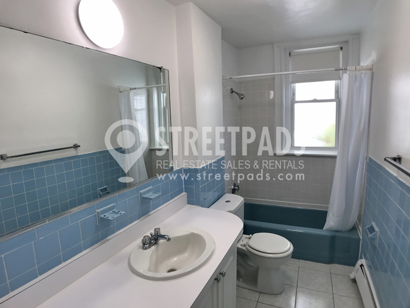 2 bed, 1 bath apartment for rent at 21 Fairbanks St Unit 23, Griggs Park — photo 4 of 16
