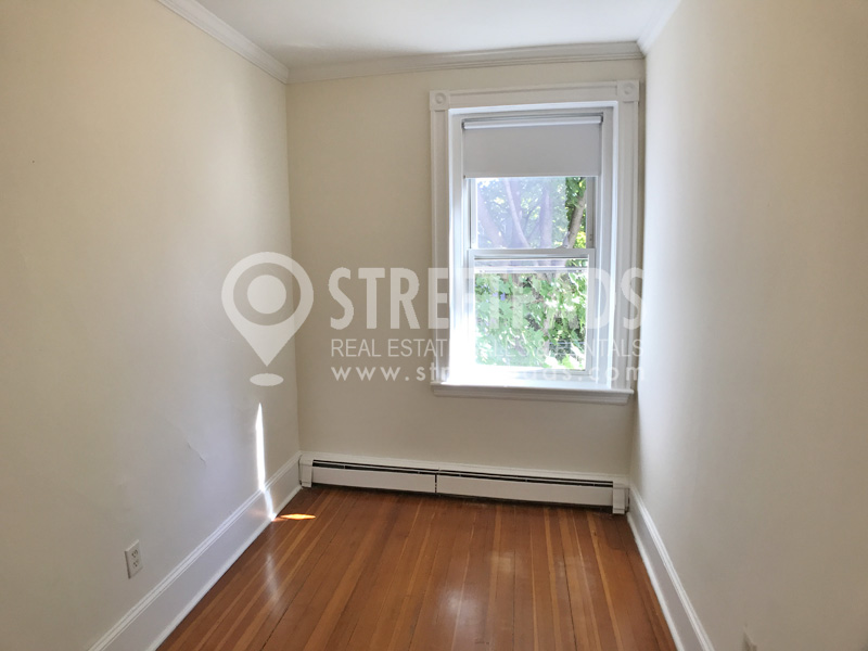 2 bed, 1 bath apartment for rent at 21 Fairbanks St Unit 23, Griggs Park — photo 9 of 16