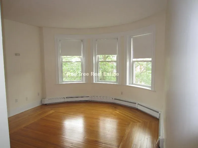 1 bed, 1 bath apartment for rent at 21 Fairbanks St Unit 31, Griggs Park