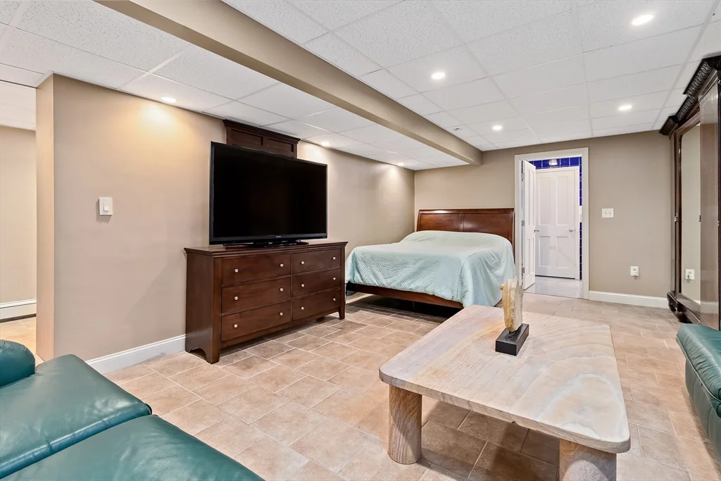 Studio bed, 1 bath apartment for rent at 21 Fayette St Unit 1, Mid Cambridge — photo 4 of 9