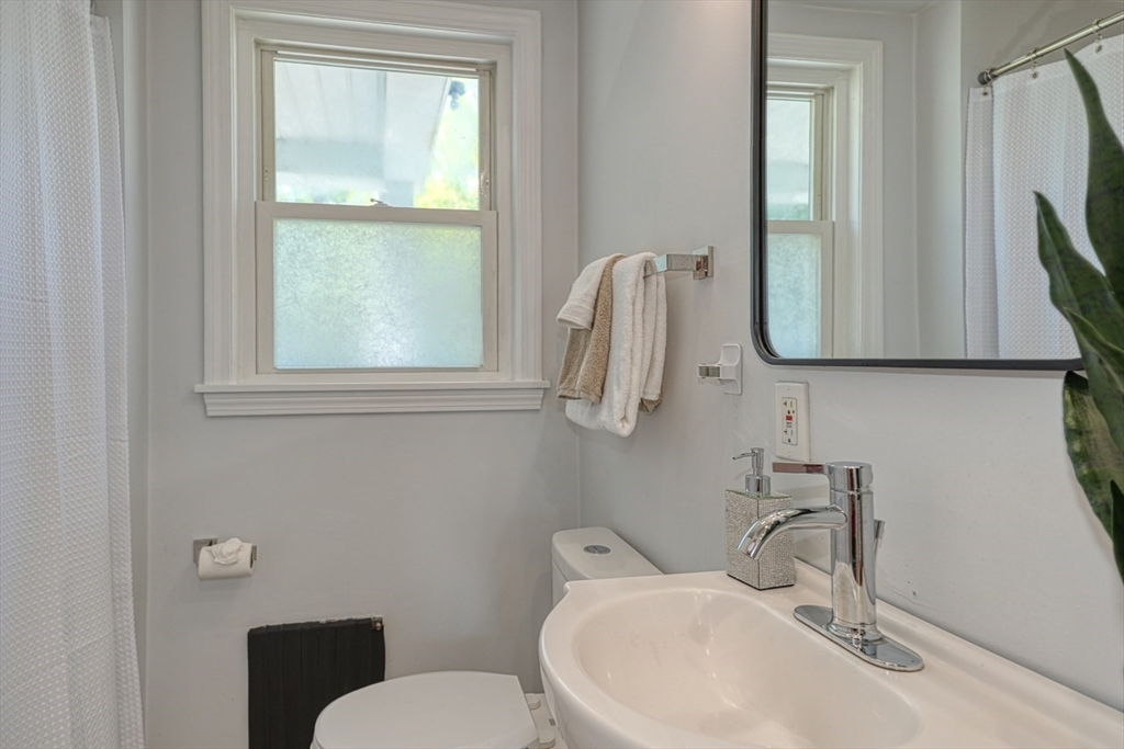 3 bed, 2 bath apartment for rent at 21 Fessenden Rd Unit 21, Arlington — photo 10 of 28